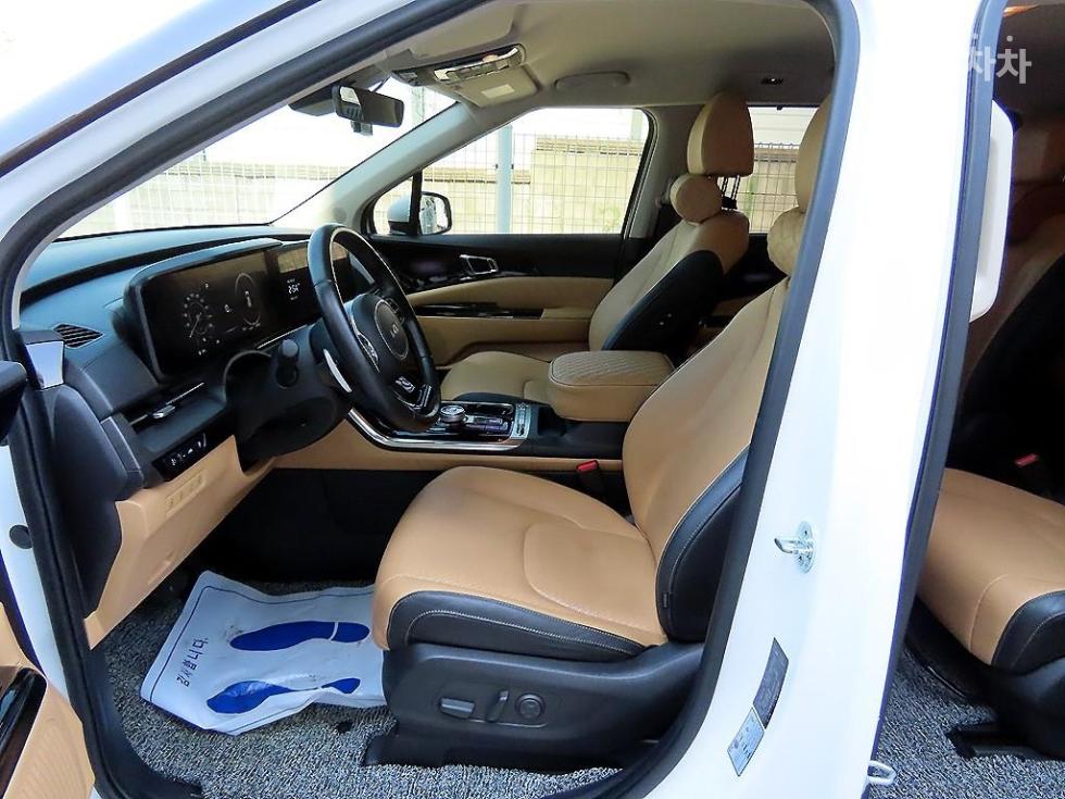 2022 - kia carnival