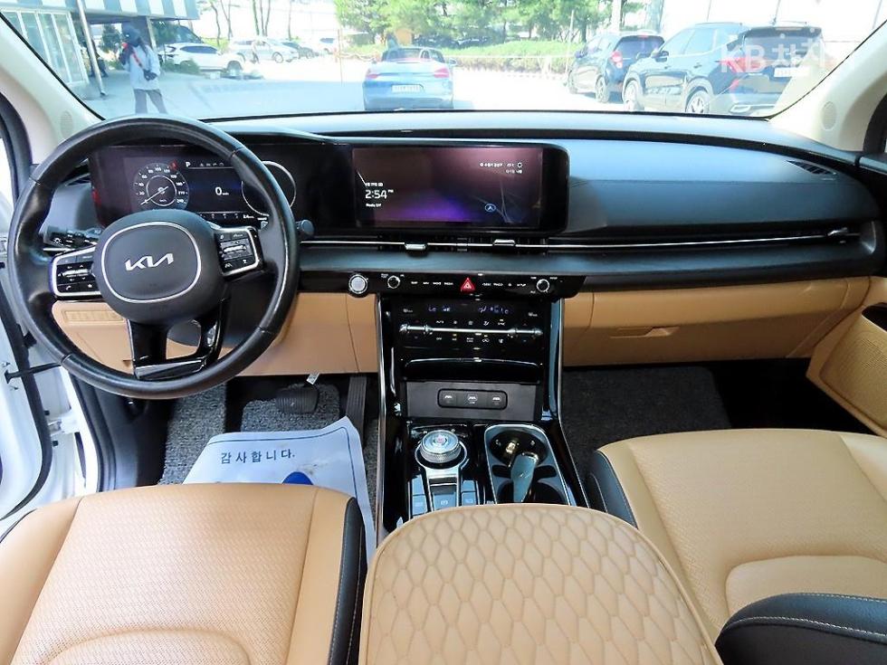 2022 - kia carnival