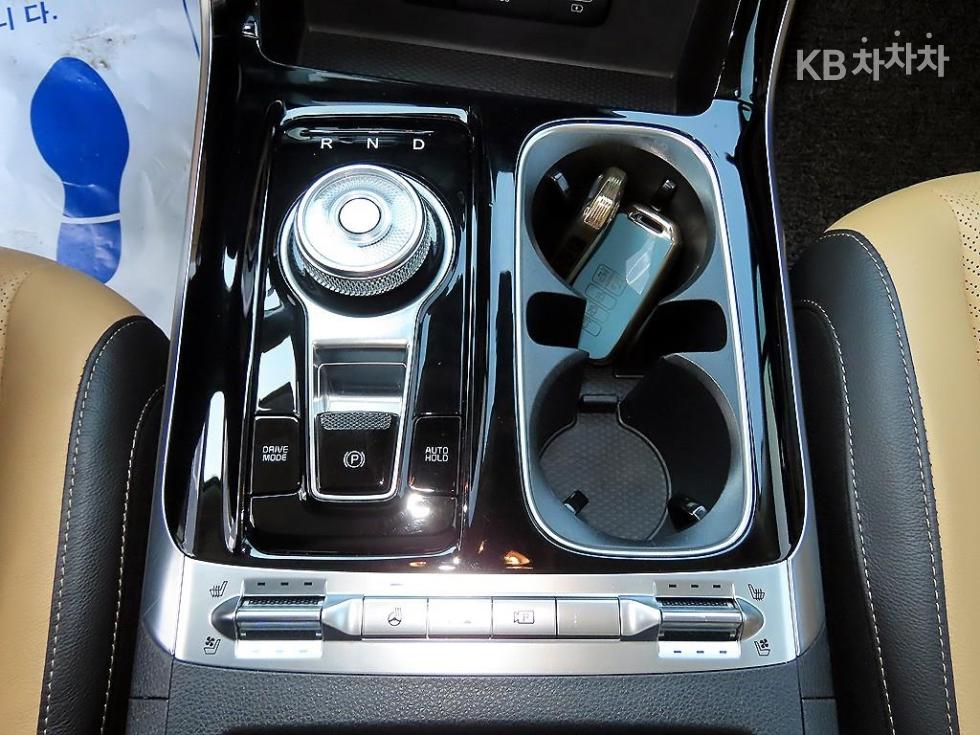 2022 - kia carnival