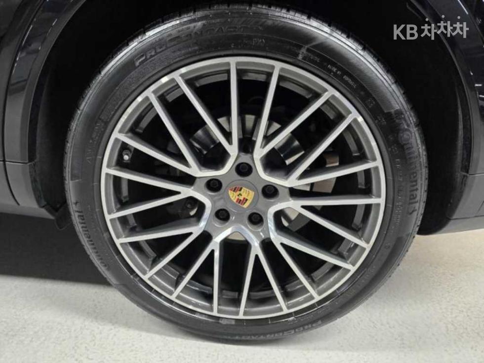 Porsche Cayenne — miniaturë 7