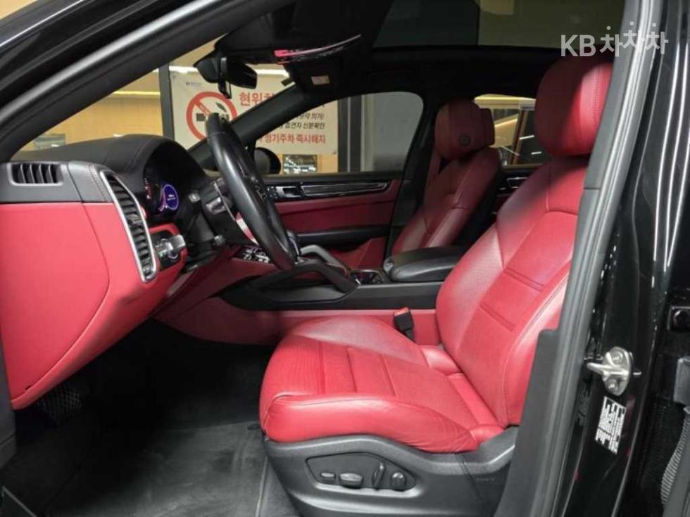 Porsche Cayenne — miniaturë 9
