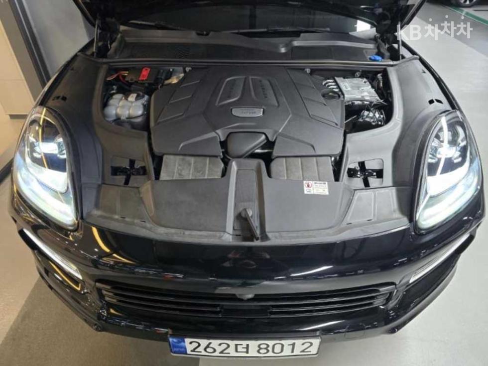 Porsche Cayenne — miniaturë 15