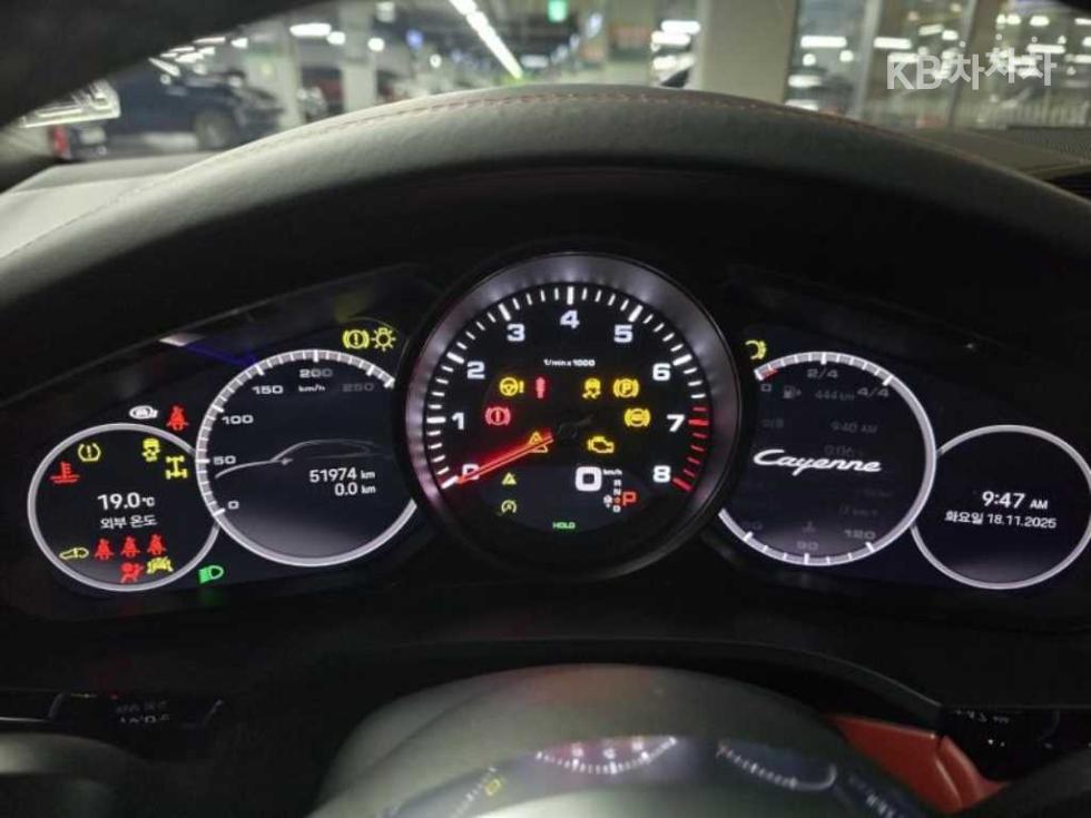 Porsche Cayenne — miniaturë 16