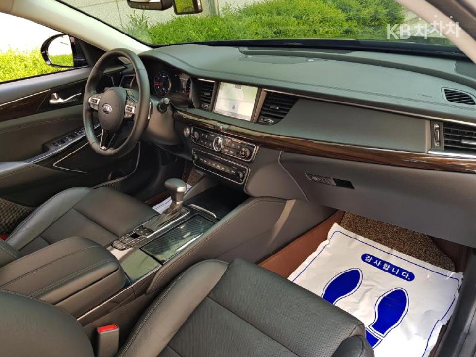 2018 - kia k7