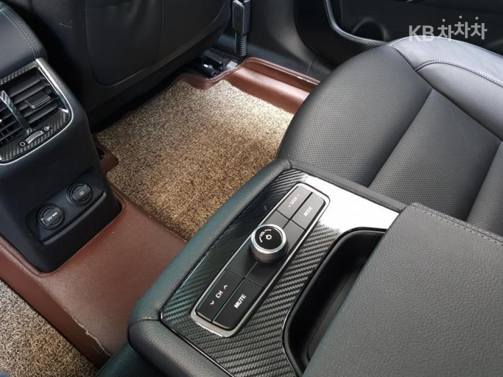 2018 - kia k7