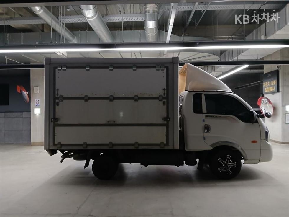 2012 - kia bongo iii