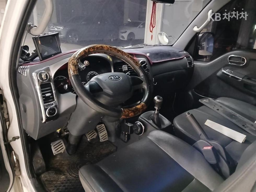 2012 - kia bongo iii