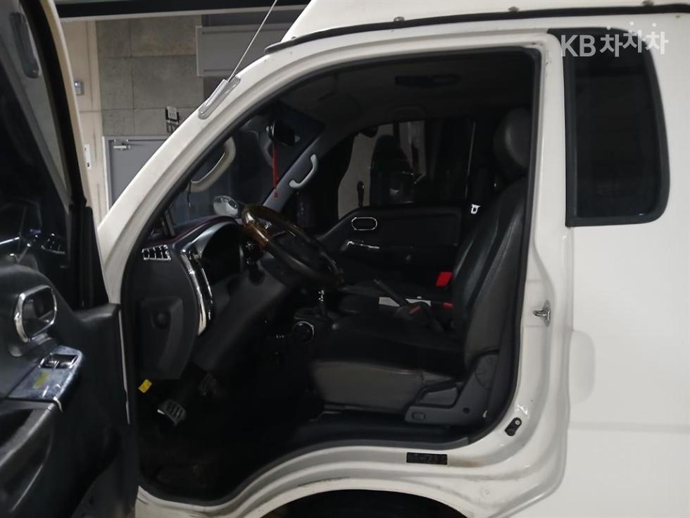 2012 - kia bongo iii