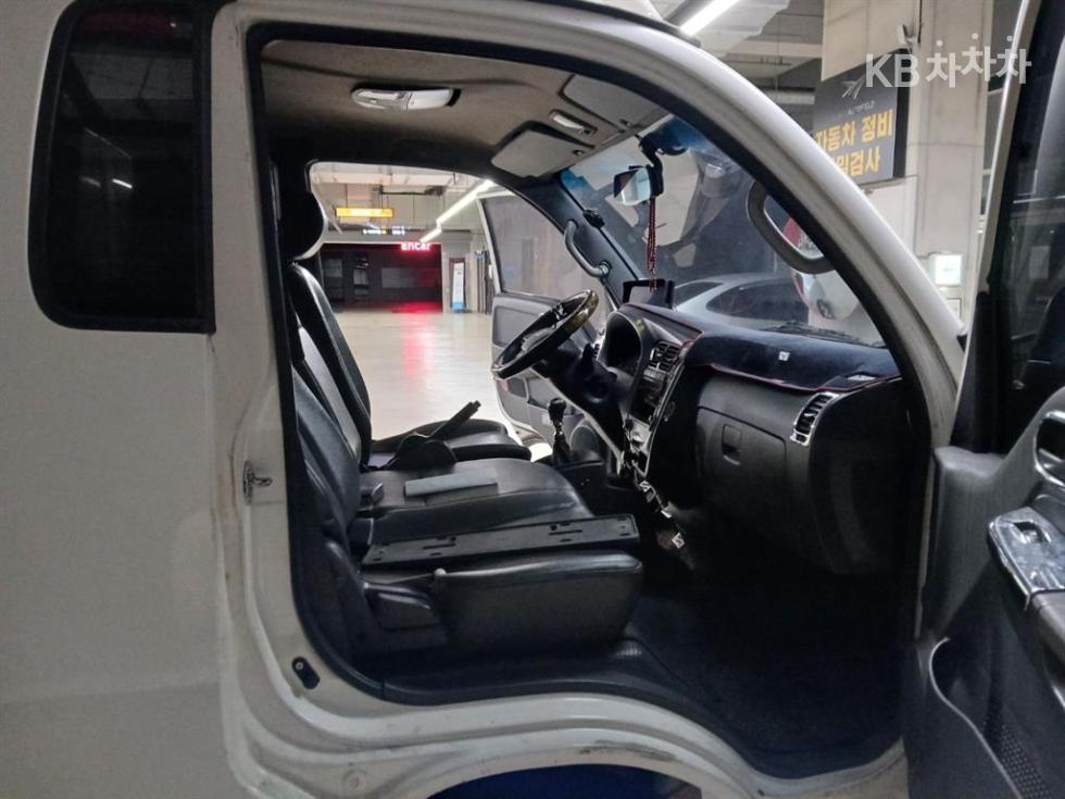 2012 - kia bongo iii