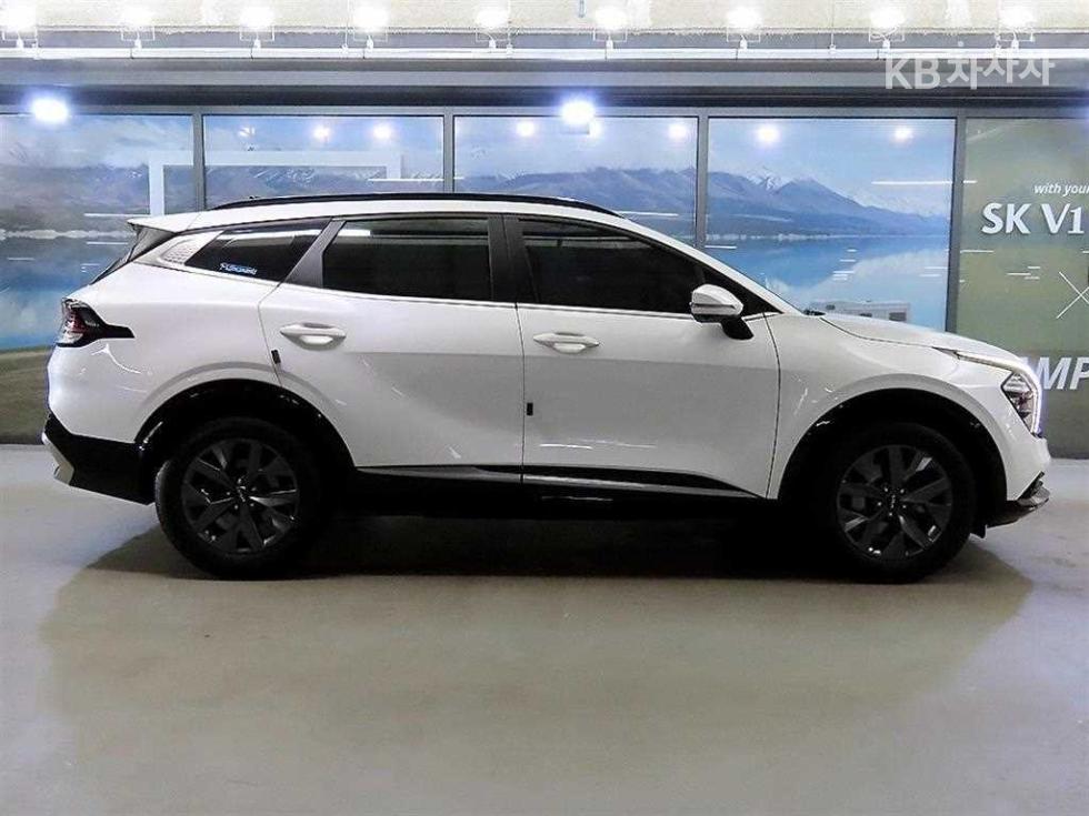 2023 - kia sportage