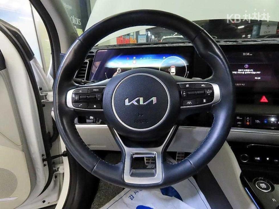 2023 - kia sportage