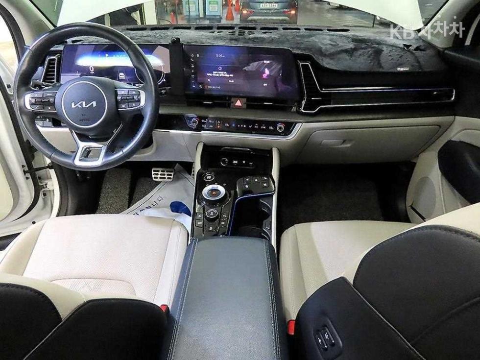 2023 - kia sportage