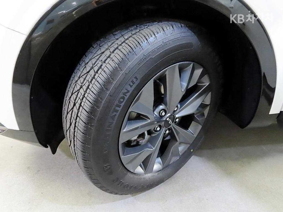 2023 - kia sportage