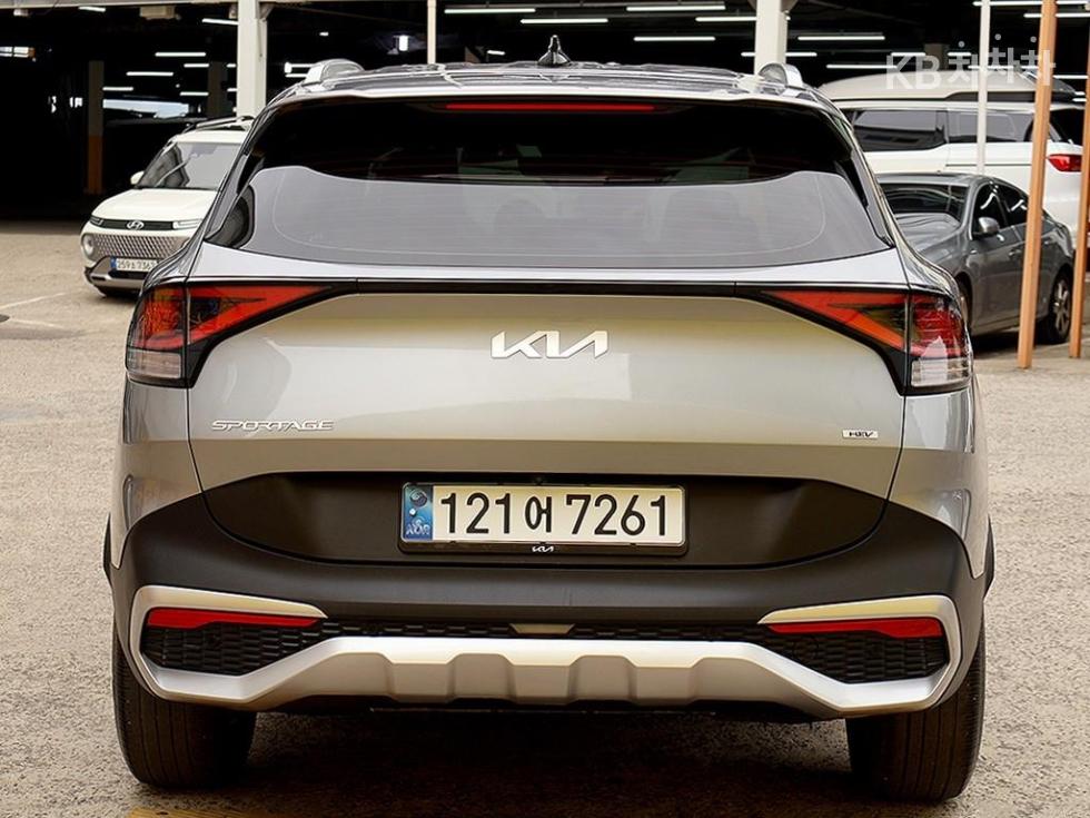 2023 - kia sportage