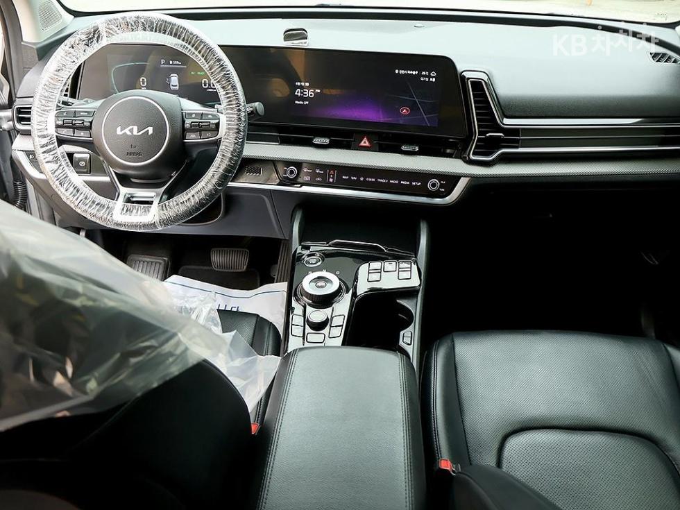 2023 - kia sportage