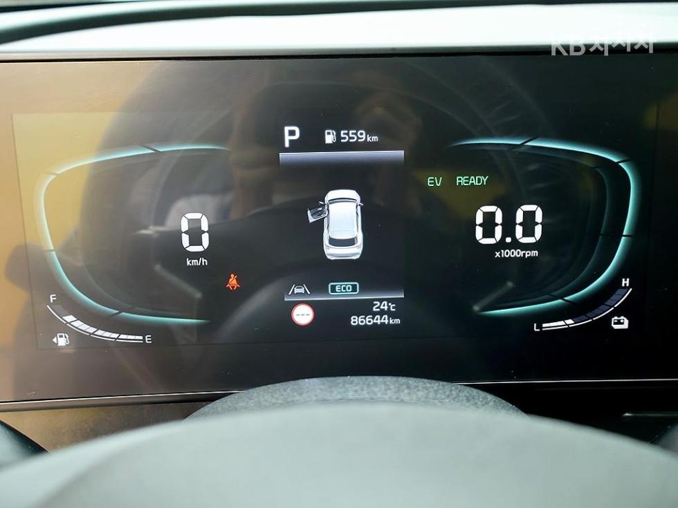 2023 - kia sportage