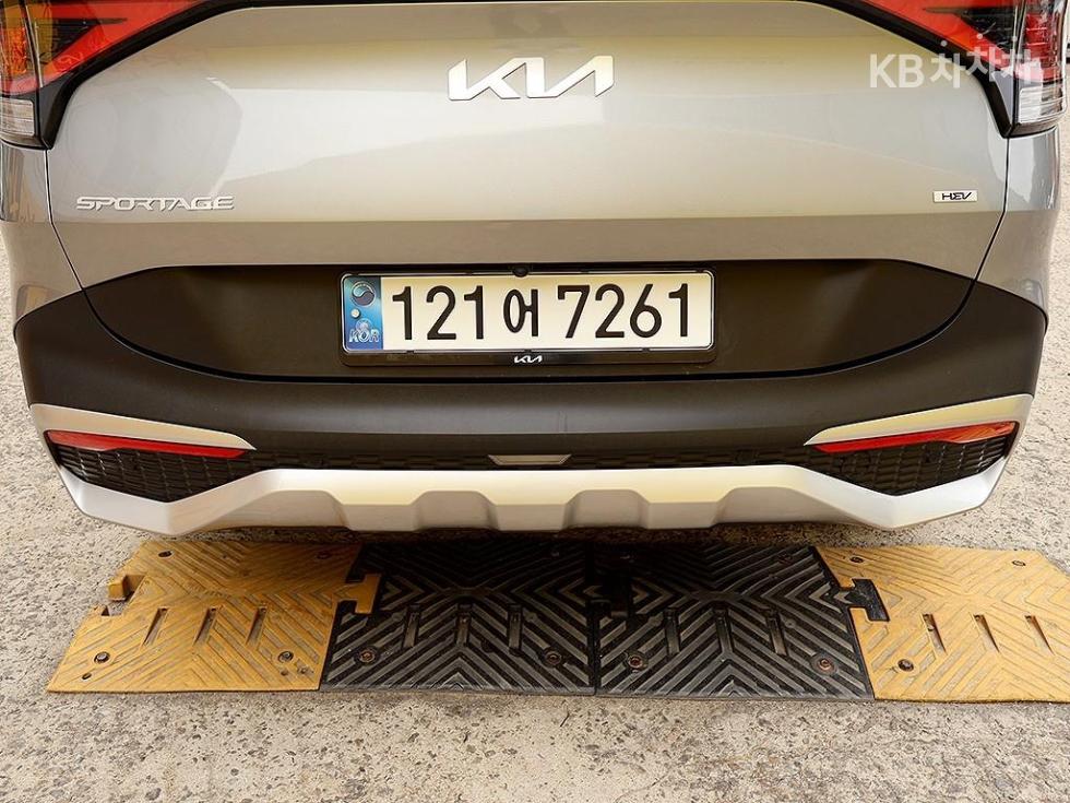 2023 - kia sportage