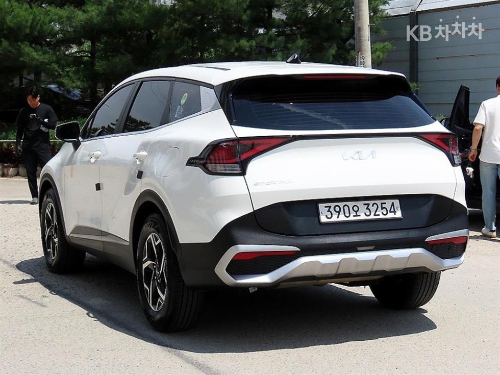 2022 - kia sportage