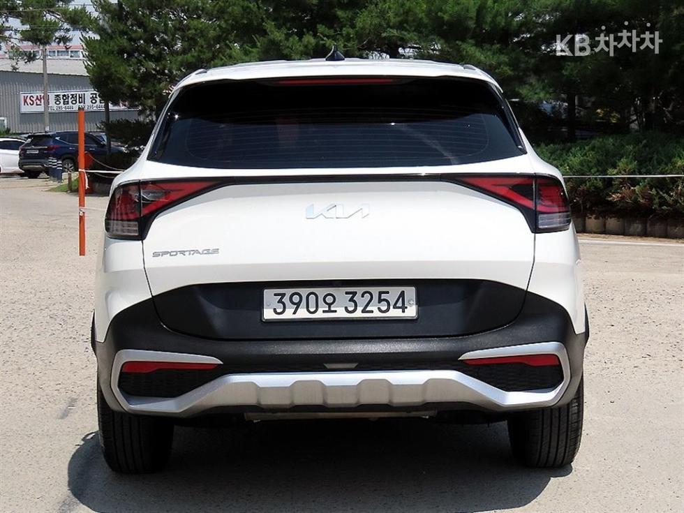 2022 - kia sportage