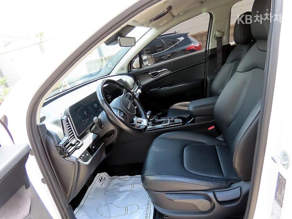 2022 - kia sportage