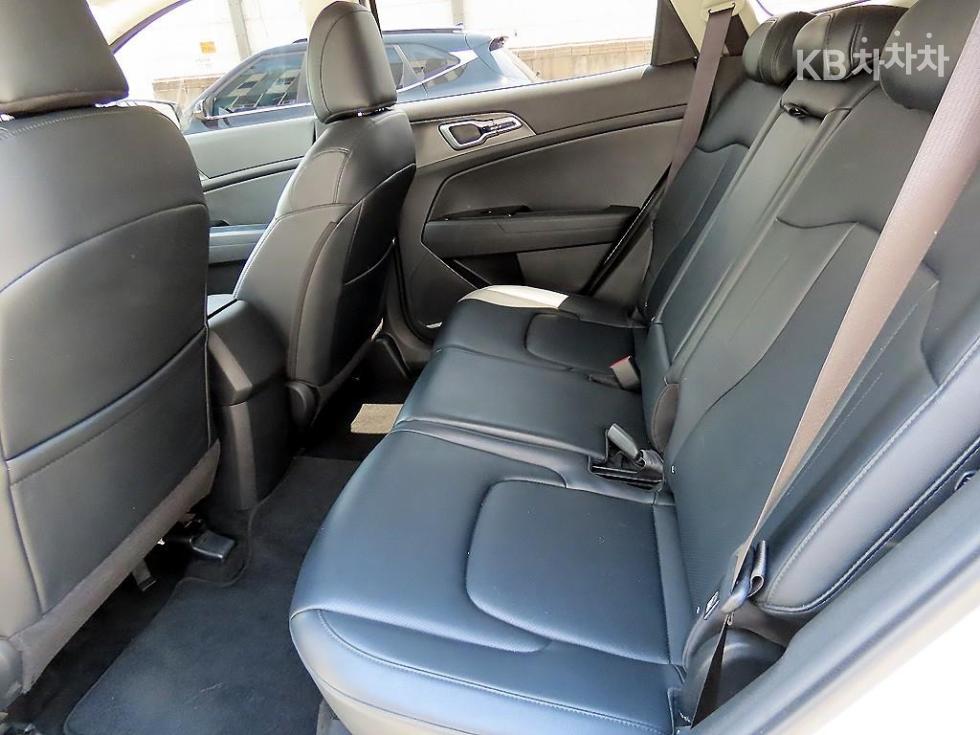 2022 - kia sportage