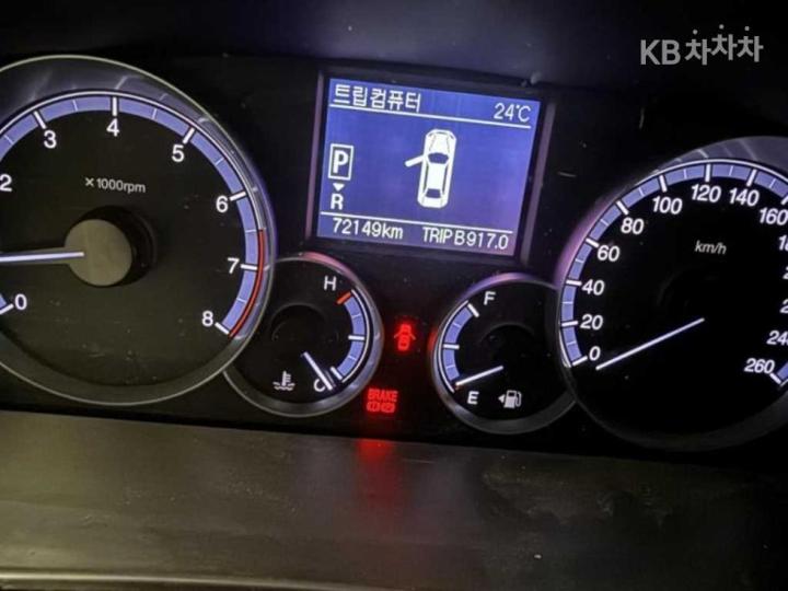 KG Mobility (Ssangyong) Chairman New W CW600 Prestige 5