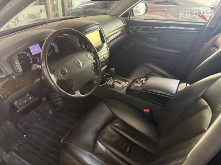 KG Mobility (Ssangyong) Chairman New W CW600 Prestige 9