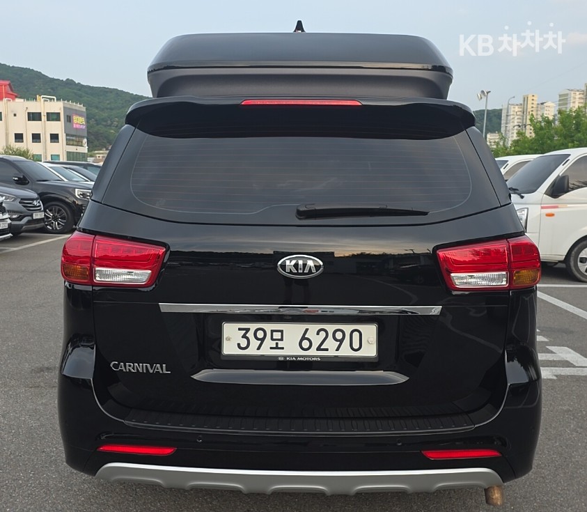 2018 - kia carnival