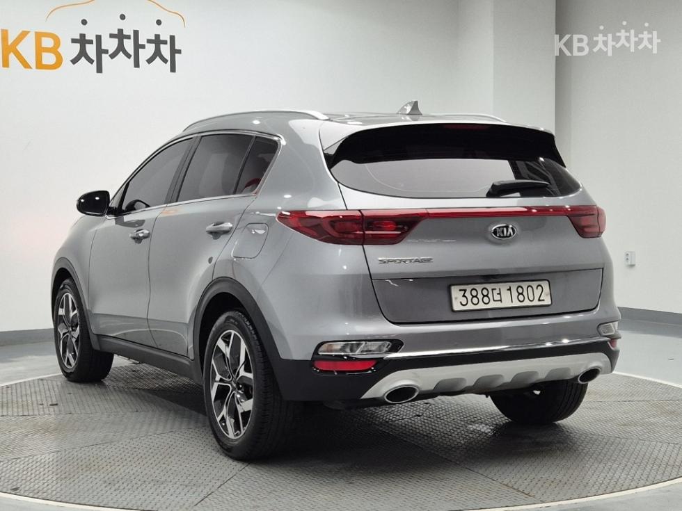 2021 - kia sportage