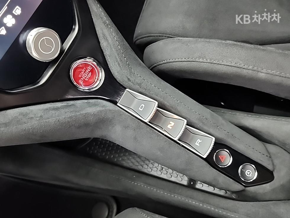 2024 McLaren 750S photo