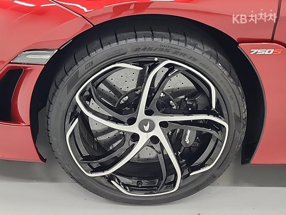 McLaren 750S — miniaturë 19