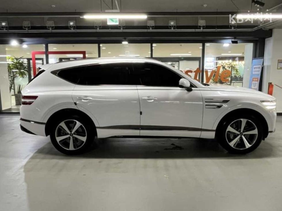 2022 Genesis GV80 photo