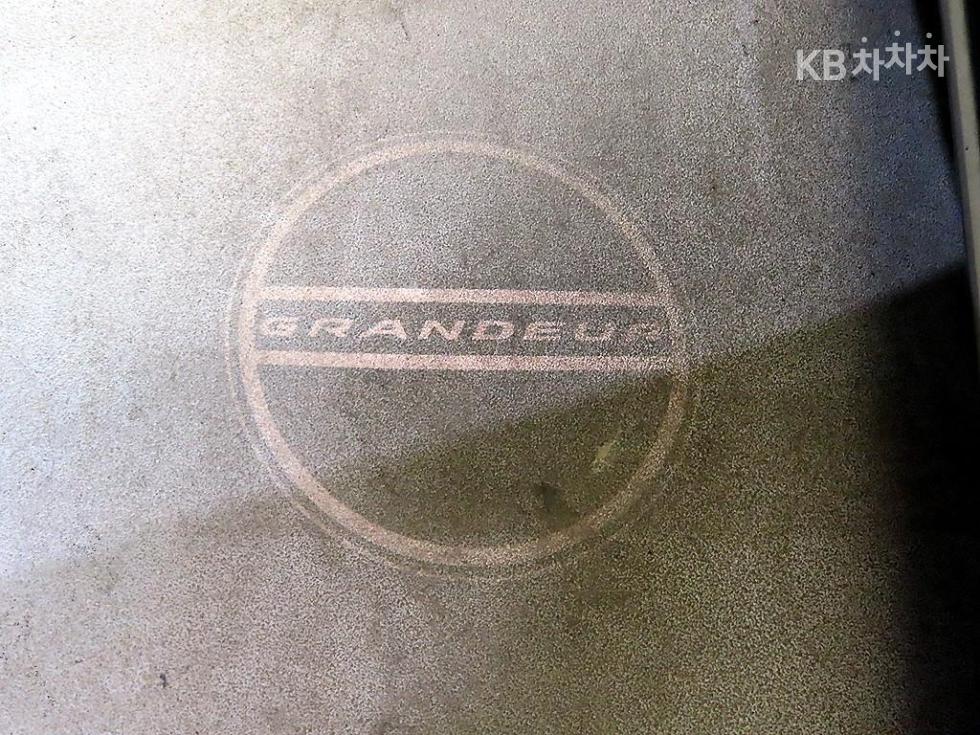 Hyundai Grandeur — miniaturë 13