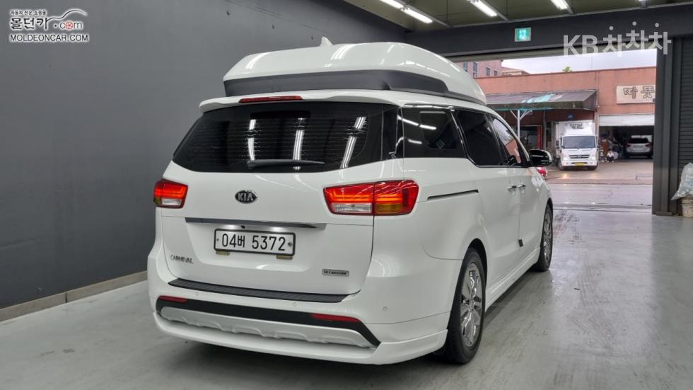2018 - kia carnival