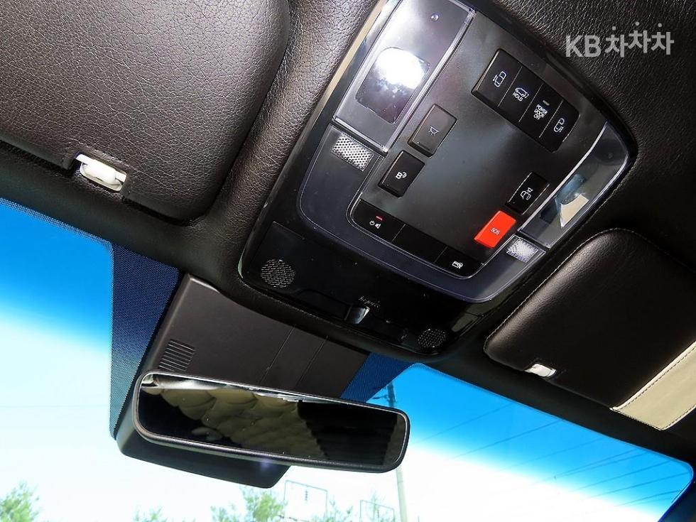 Hyundai Staria — miniaturë 15