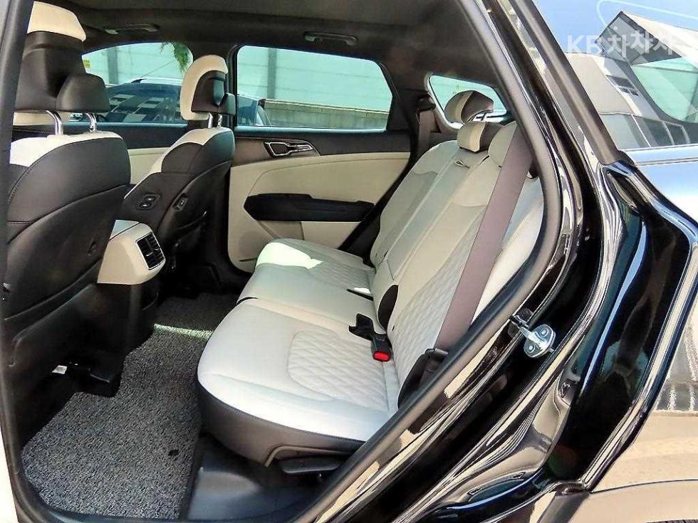 2025 - kia sportage