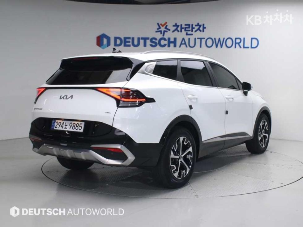 2023 - kia sportage