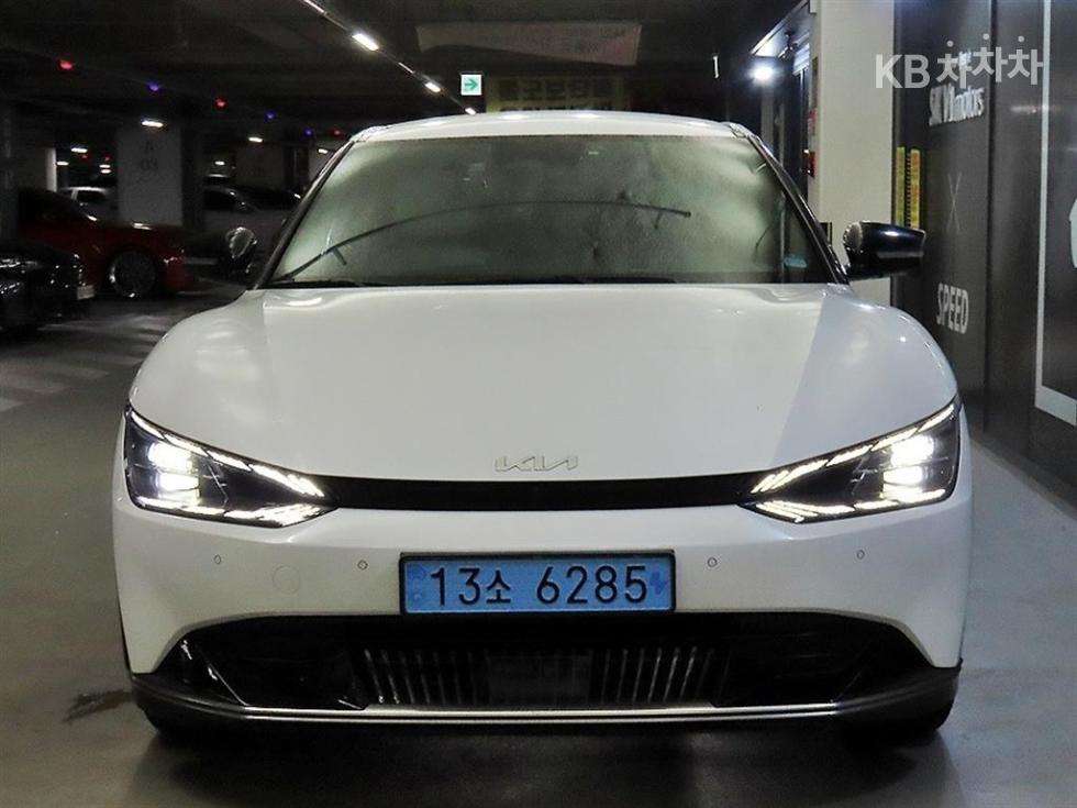 2022 - kia ev6