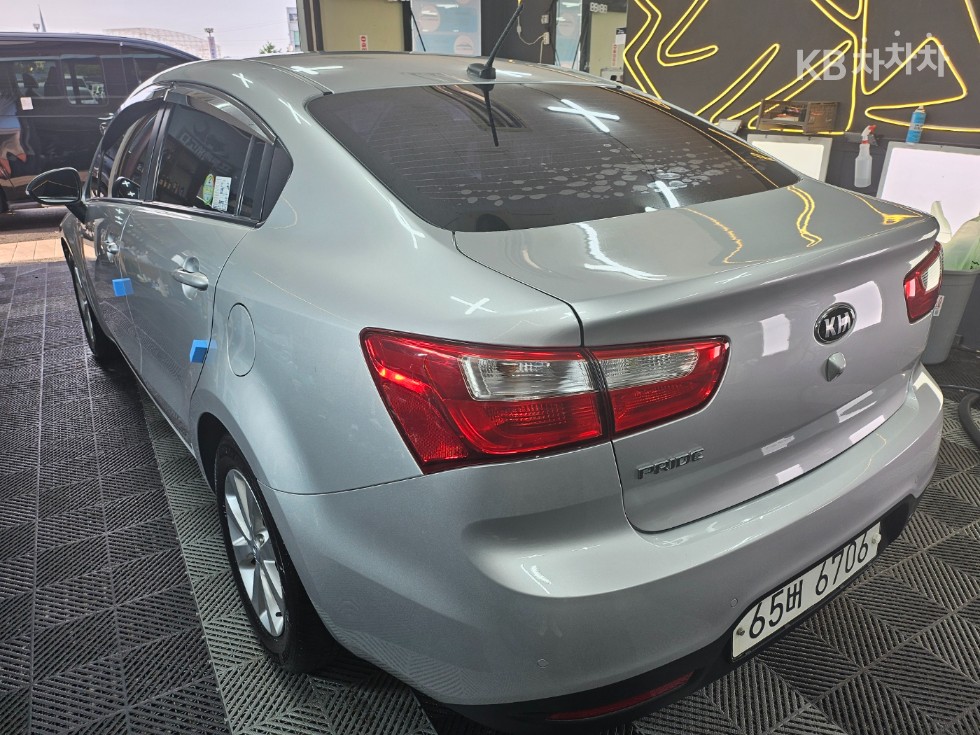 2014 - kia pride