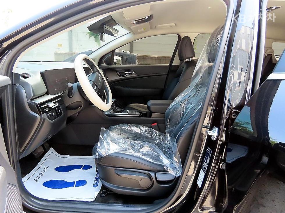 2025 - kia sportage
