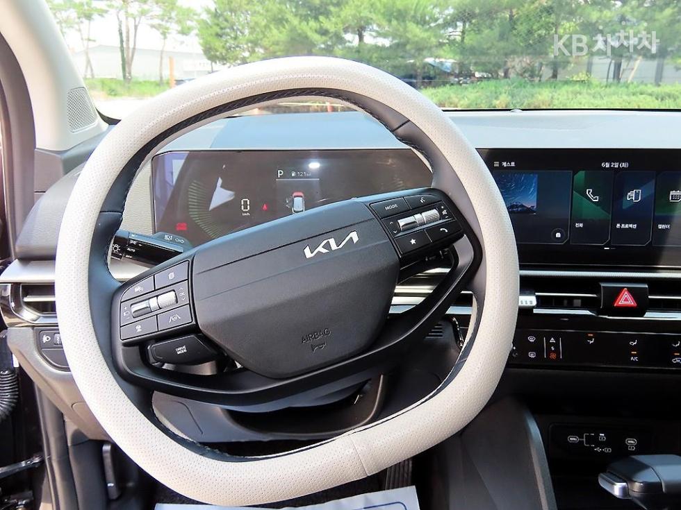 2025 - kia sportage