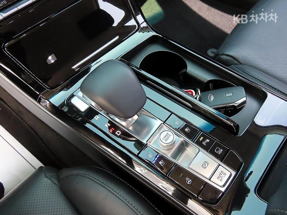2020 - kia k7