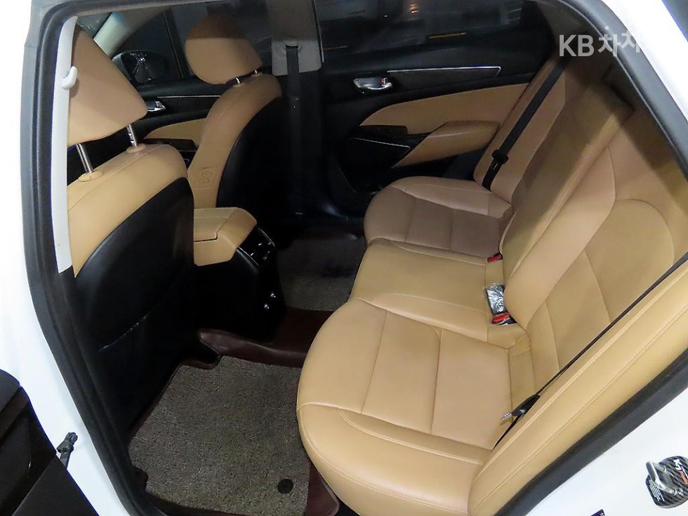 2020 - kia k7