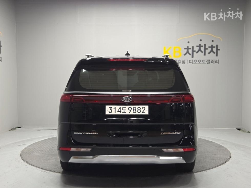 2021 - kia carnival