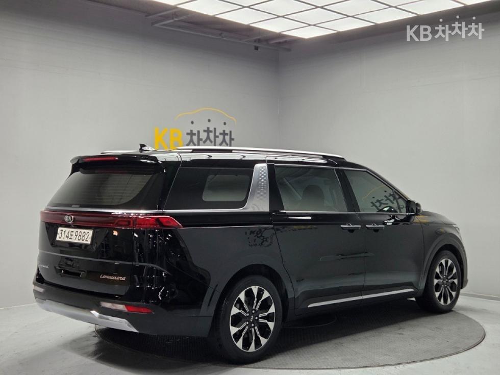 2021 - kia carnival