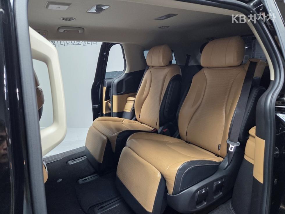 2021 - kia carnival