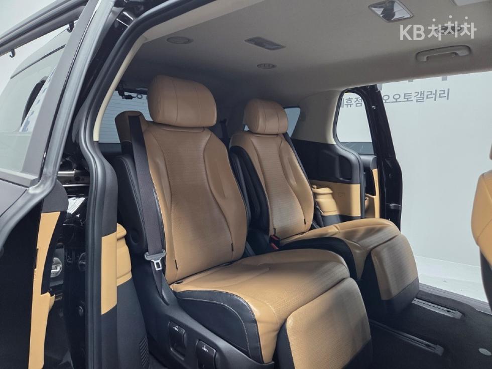 2021 - kia carnival
