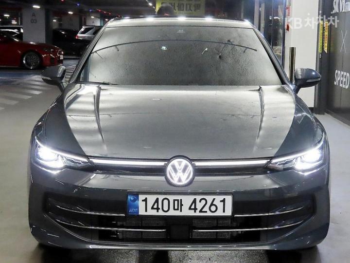 Volkswagen Golf The 8 MK8 2.0 TDI Prestige 3