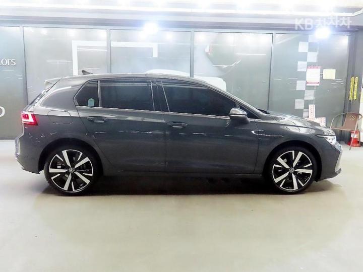 Volkswagen Golf The 8 MK8 2.0 TDI Prestige 4
