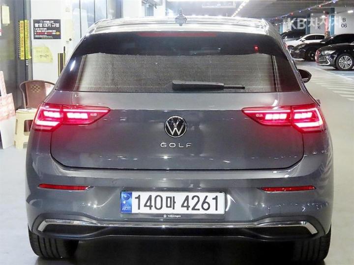 Volkswagen Golf The 8 MK8 2.0 TDI Prestige 6